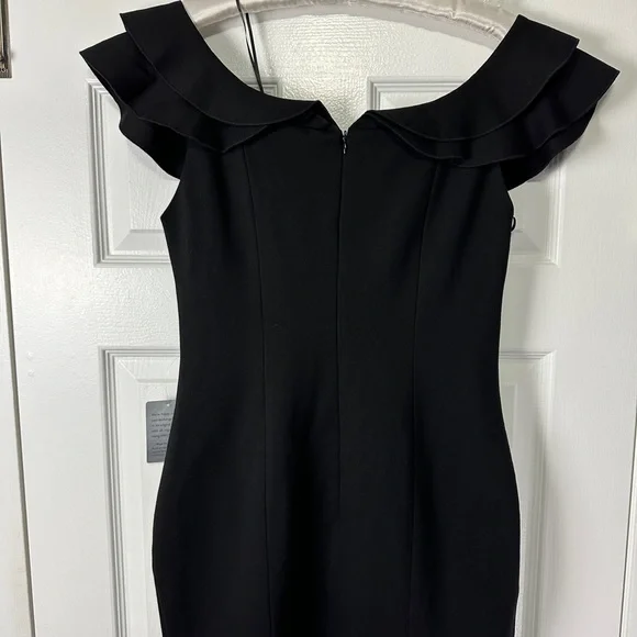 Elliatt Black Raja Dress with tiered ruffles and slit.Women’s Large NEW Gown.